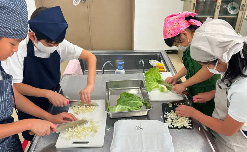 家庭科の授業風景